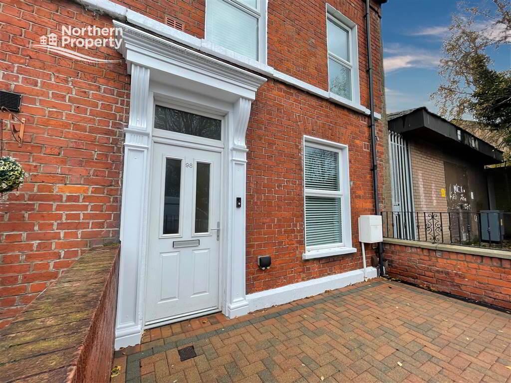 Photo 3 of 98 Mountpottinger Road, Belfast