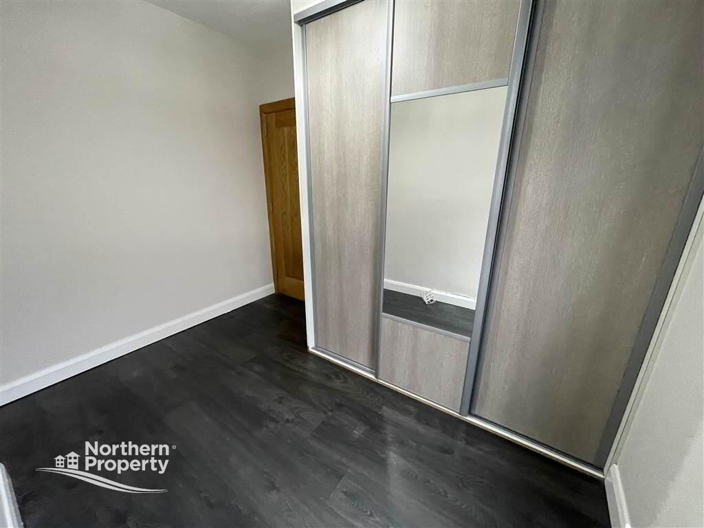Photo 17 of 98 Mountpottinger Road, Belfast