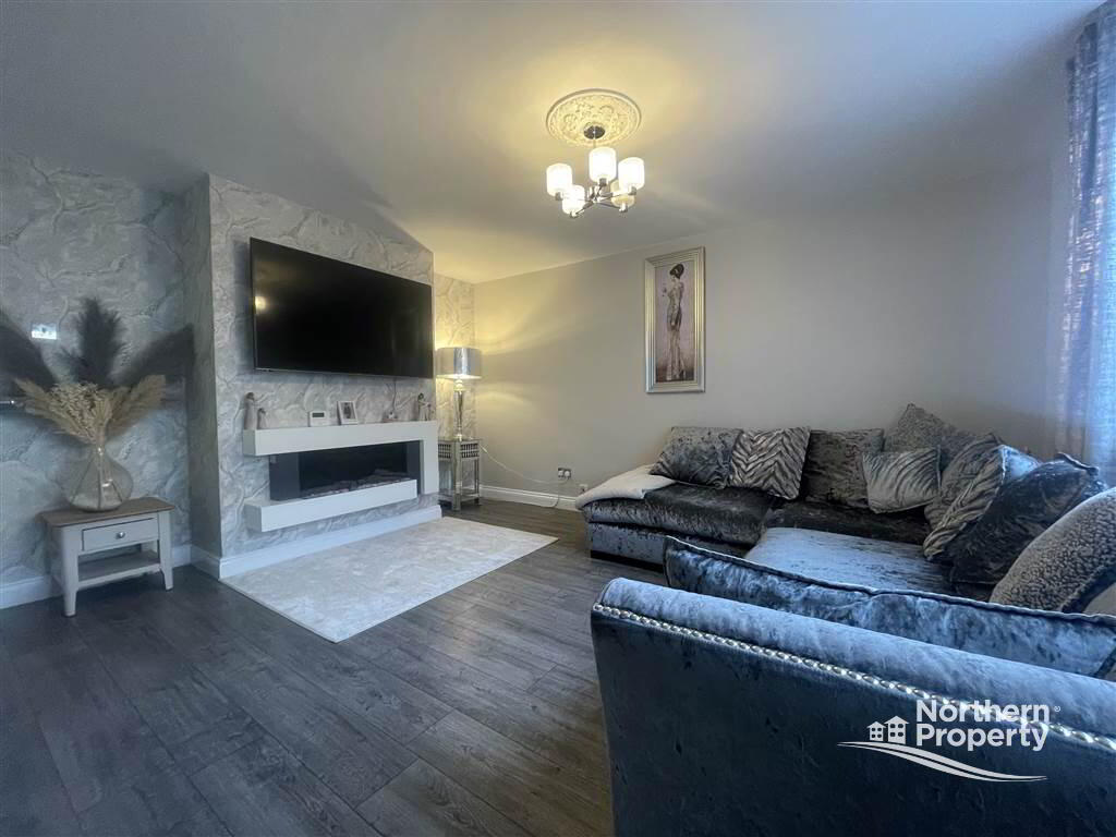 Photo 4 of 186 Lenadoon Avenue, Belfast