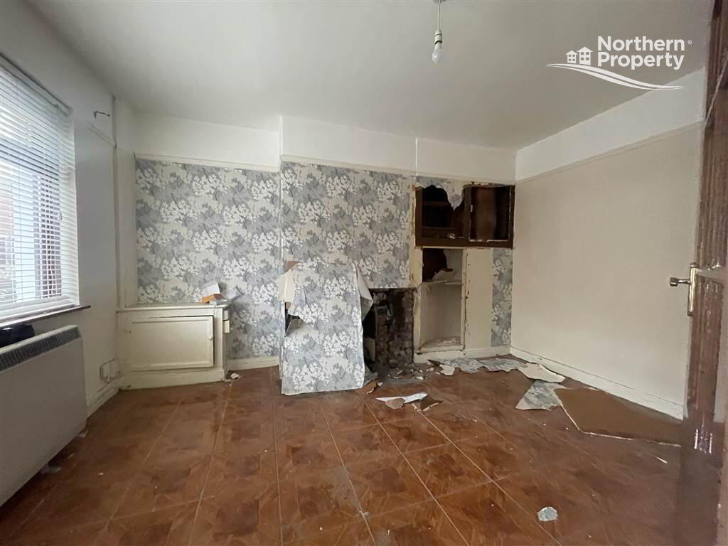 Photo 4 of 49 Iveagh Crescent, Belfast