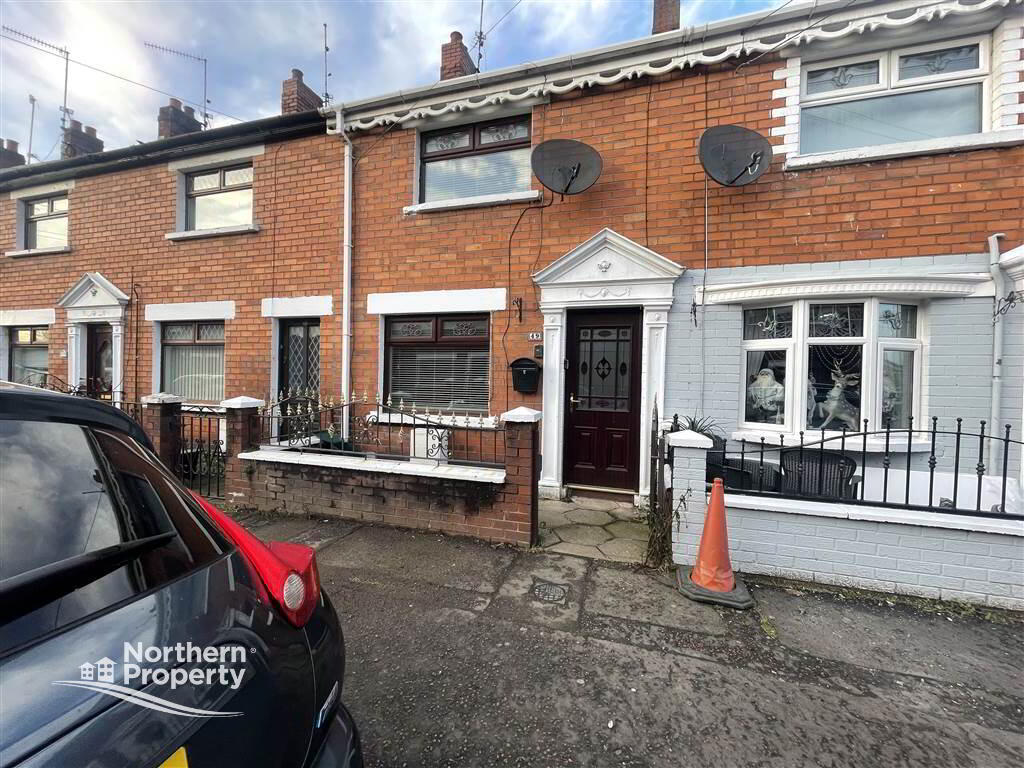 Photo 2 of 49 Iveagh Crescent, Belfast