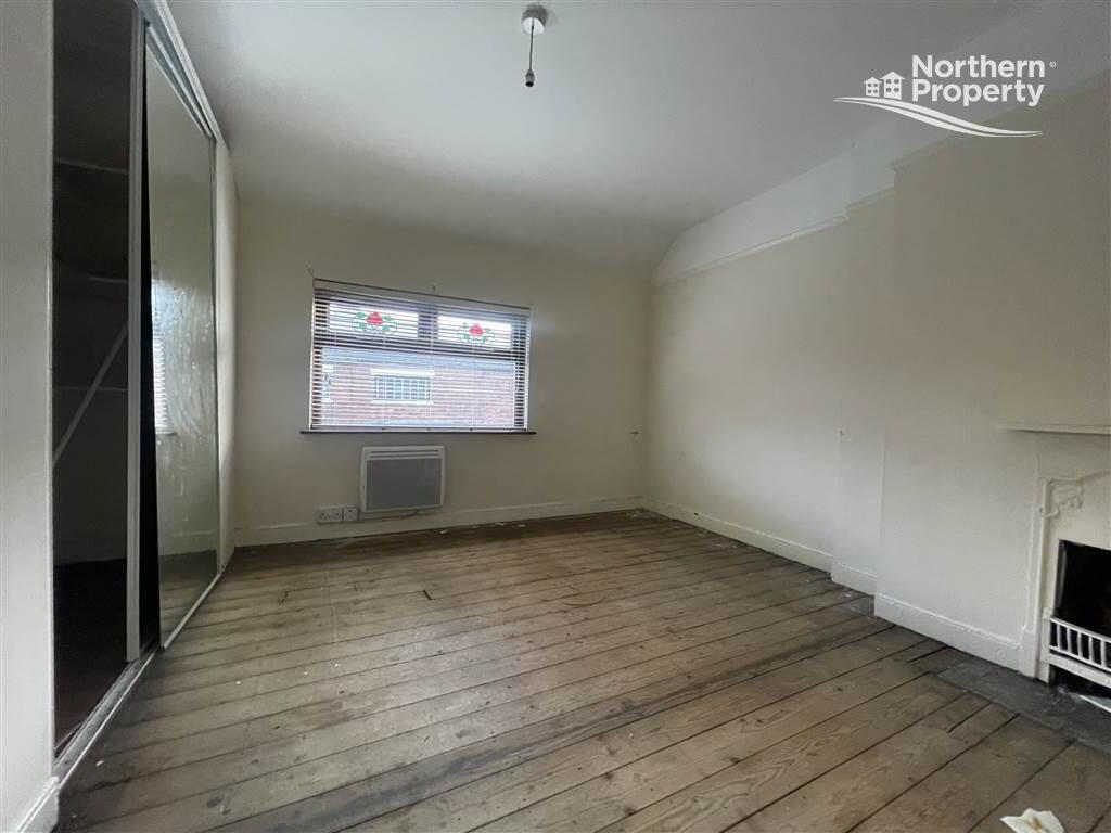 Photo 10 of 49 Iveagh Crescent, Belfast