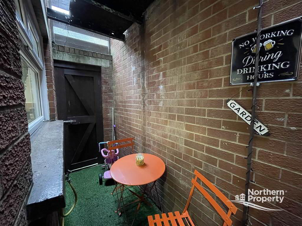 Photo 20 of 11 Beechmount Street, Belfast