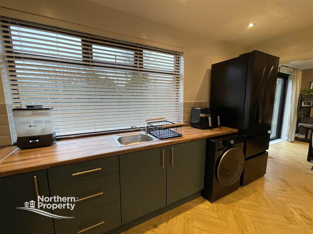 Photo 10 of 23 Abbeydale Crescent, Belfast