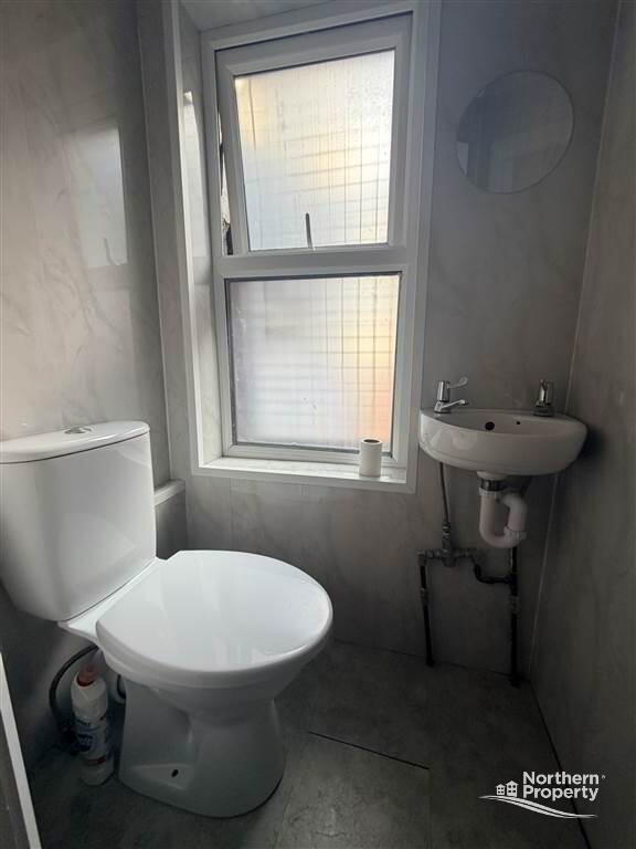 Photo 7 of 131a Falls Road, Belfast
