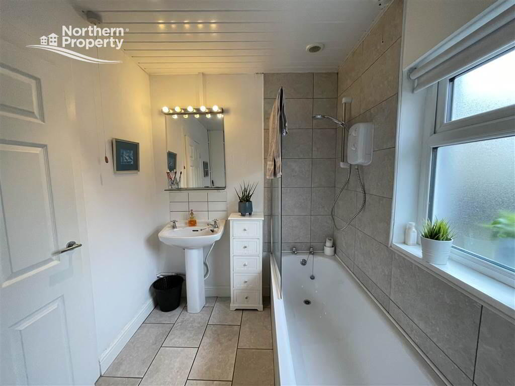 Photo 15 of 127 Kingsway, Dunmurry, Belfast