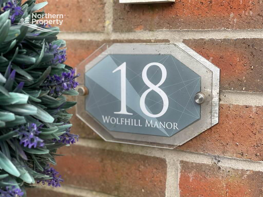 Photo 2 of 18 Wolfhill Manor, Belfast