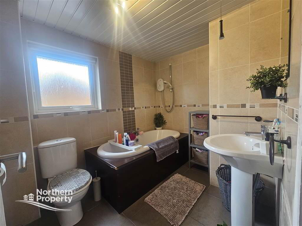 Photo 8 of 7a Thornhill Crescent, Belfast