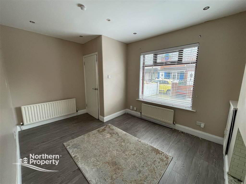 Photo 4 of 15 Springfield Crescent, Belfast