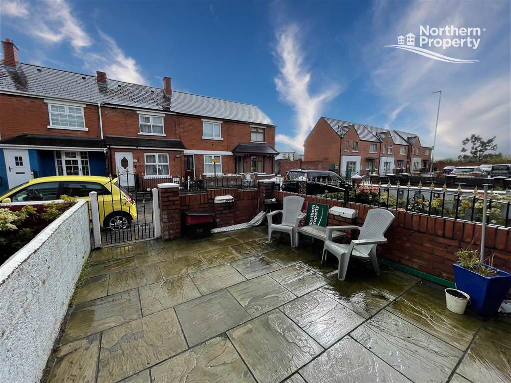 Photo 3 of 15 Springfield Crescent, Belfast