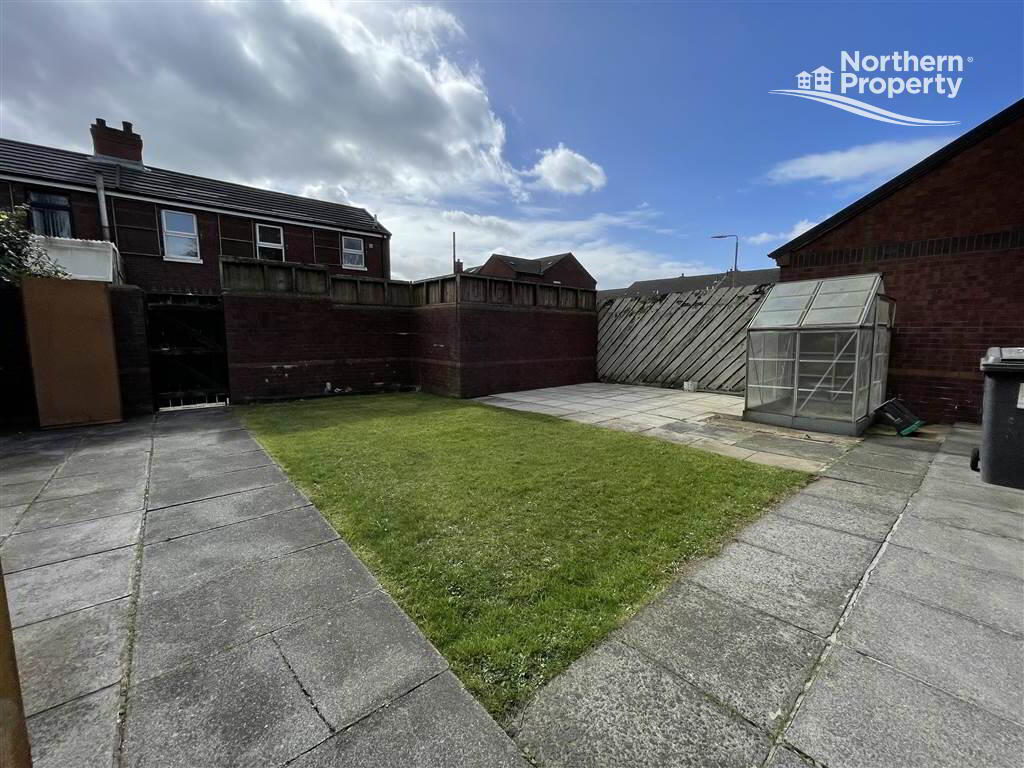 Photo 18 of 40 Strand Walk, Belfast