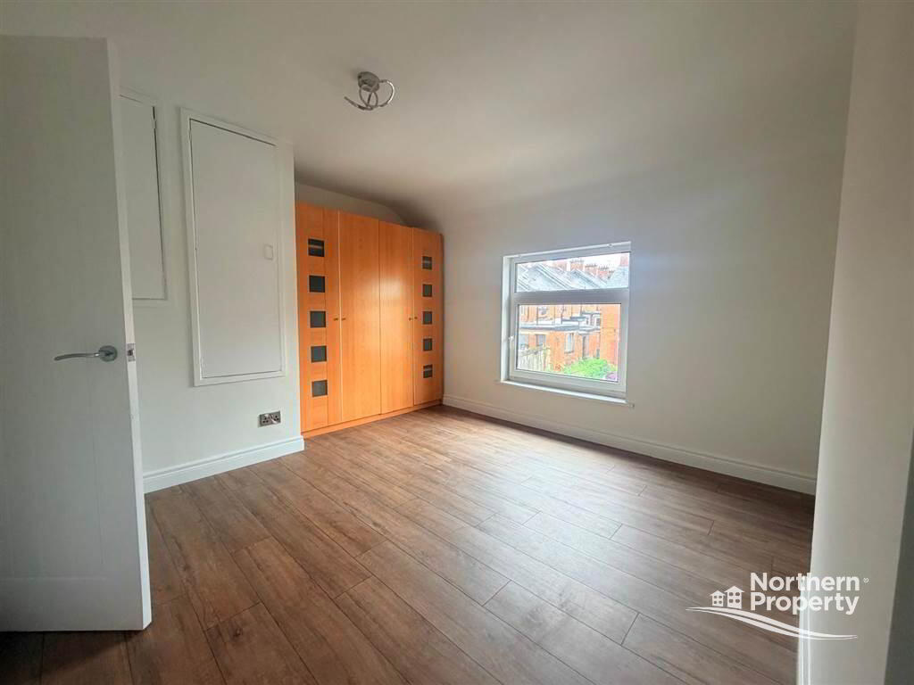 Photo 3 of 15 Victoria Gardens, Dunmurry, Belfast