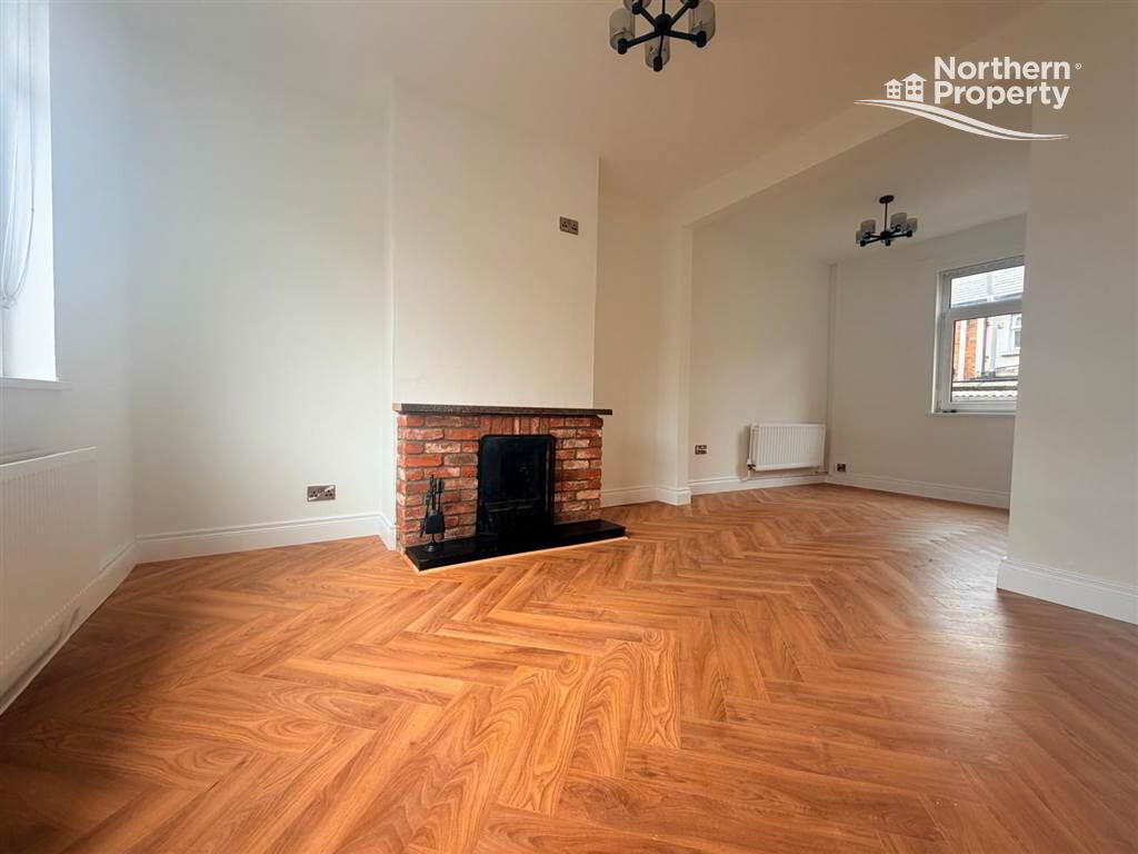 Photo 2 of 15 Victoria Gardens, Dunmurry, Belfast