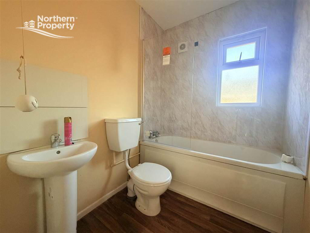 Photo 8 of 40 Iveagh Drive, Belfast