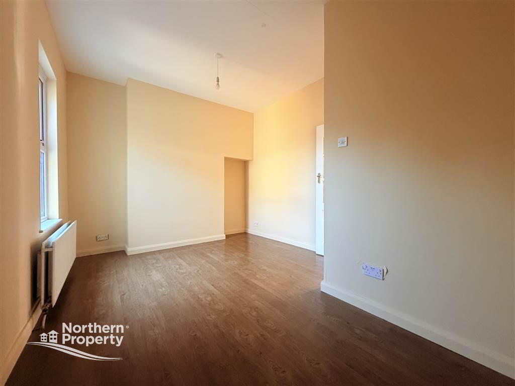Photo 5 of 40 Iveagh Drive, Belfast