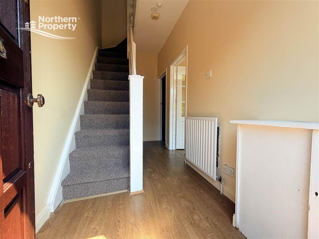 Photo 2 of 40 Iveagh Drive, Belfast