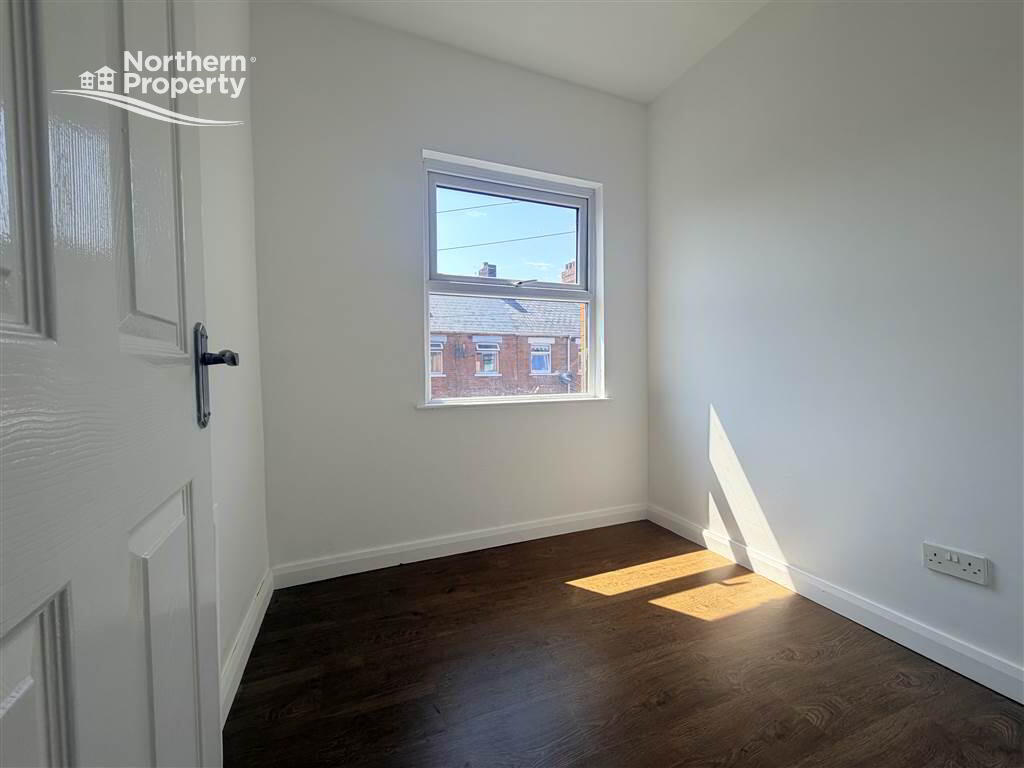Photo 11 of 40 Iveagh Drive, Belfast