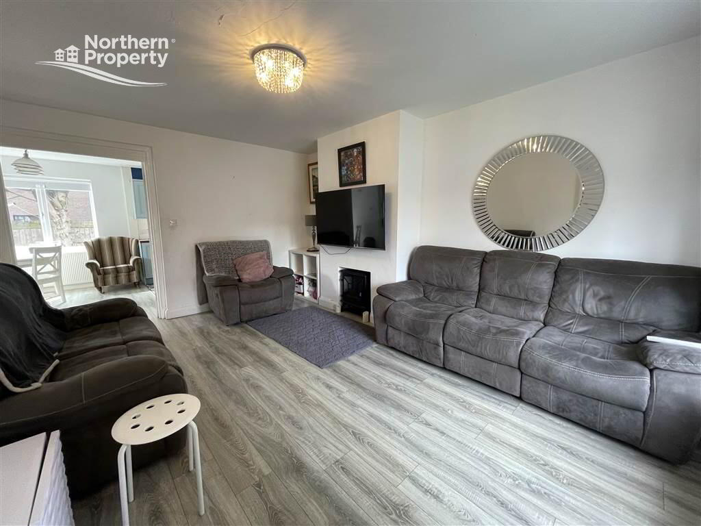 Photo 4 of 14 Lagmore Grove, Belfast