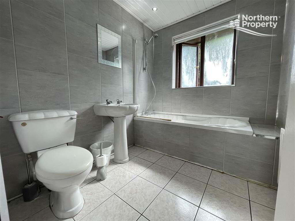 Photo 13 of 14 Lagmore Grove, Belfast