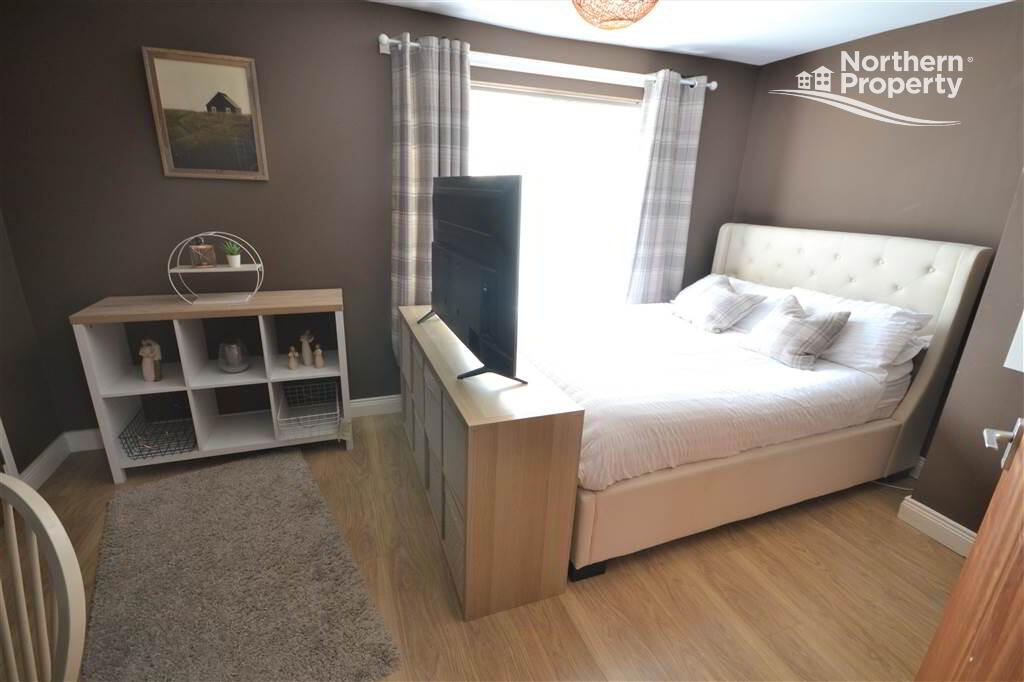 Photo 9 of 23 Clonfaddan Crescent, Belfast
