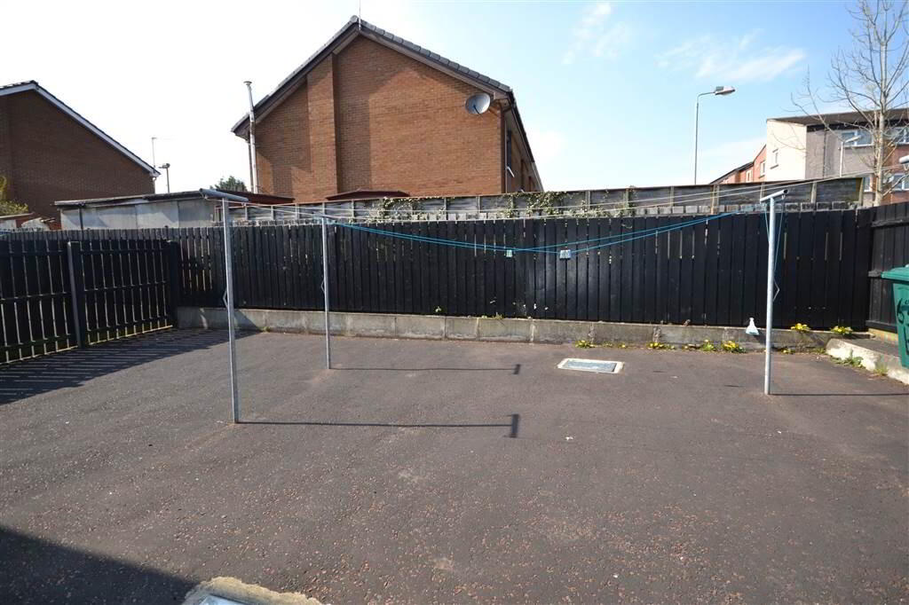 Photo 11 of 63a Summerhill Drive, Belfast