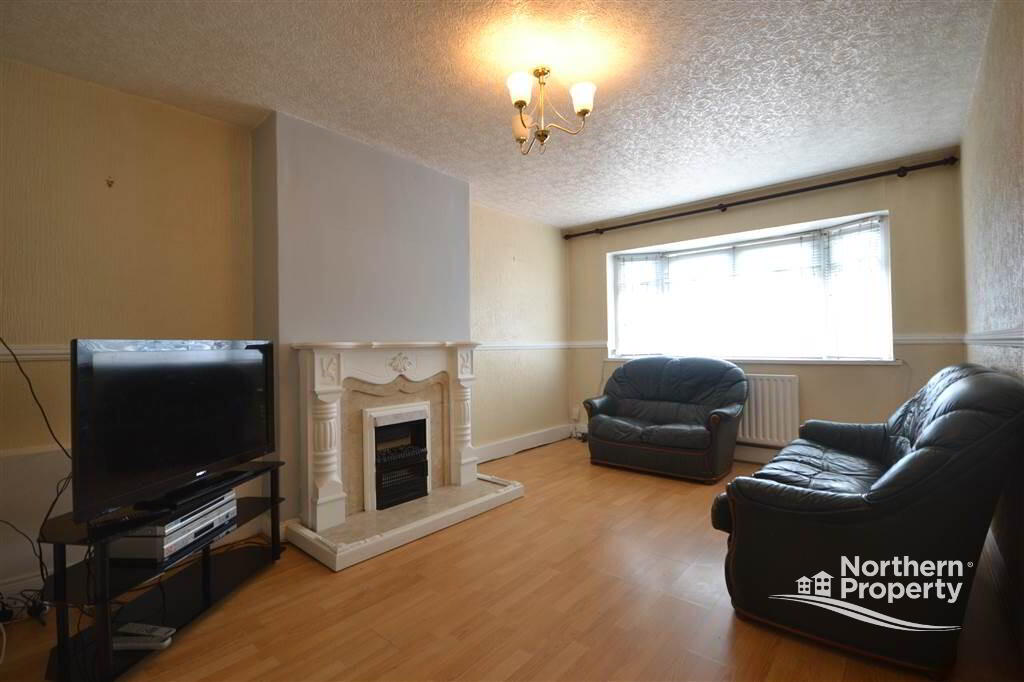Photo 2 of 28 Edenmore Drive, Belfast