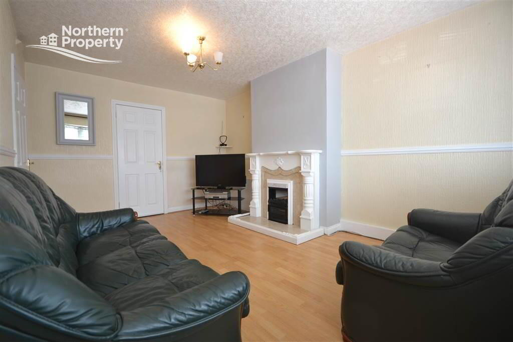 Photo 3 of 28 Edenmore Drive, Belfast