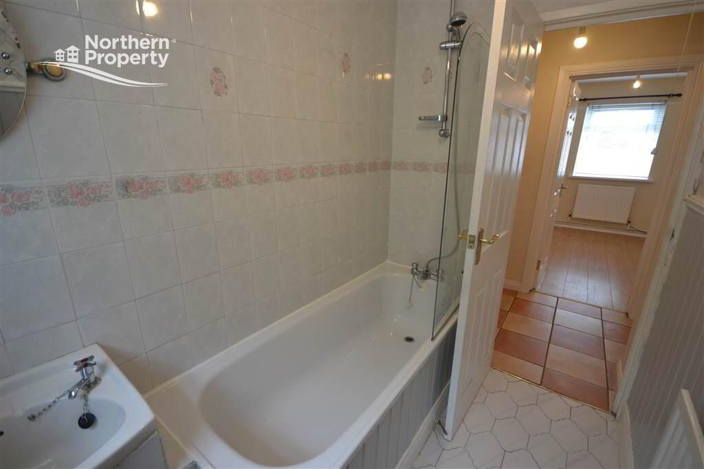 Photo 16 of 28 Edenmore Drive, Belfast