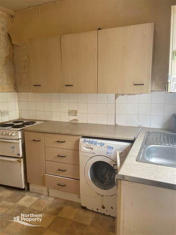 Photo 9 of 37 Glencairn Crescent, Belfast