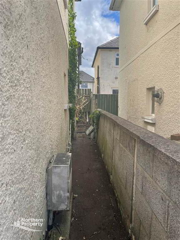 Photo 3 of 37 Glencairn Crescent, Belfast