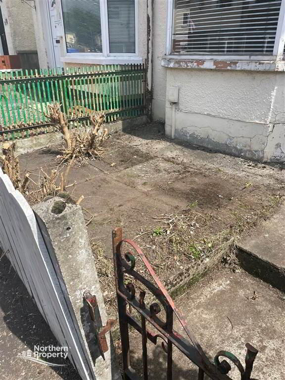 Photo 2 of 37 Glencairn Crescent, Belfast