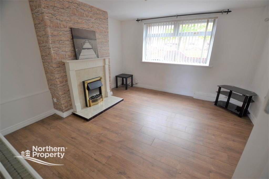 Photo 3 of 18b Navan Green, Belfast