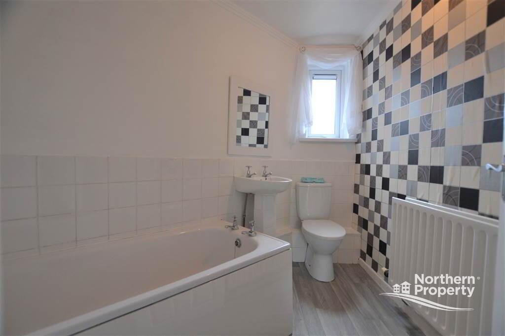 Photo 10 of 18b Navan Green, Belfast