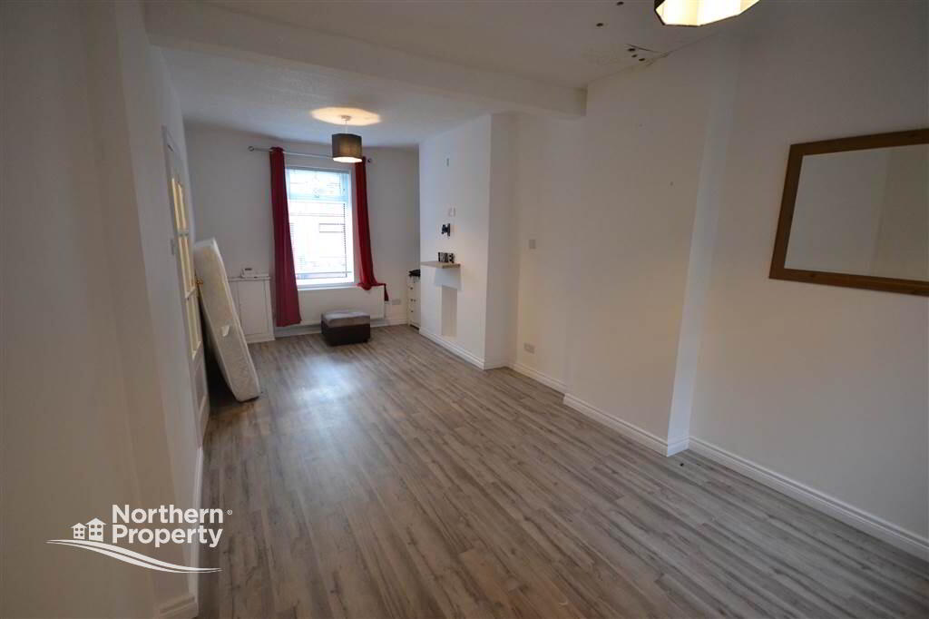 Photo 3 of 38 Nansen Street, Belfast