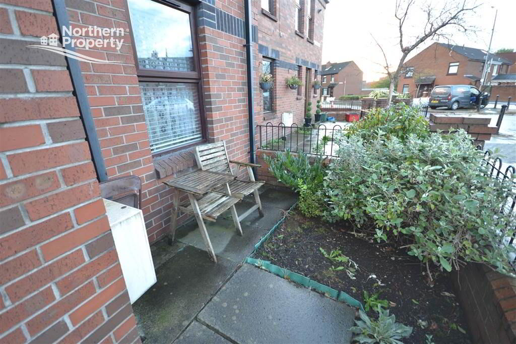 Photo 2 of 38 Barrack Street, Belfast