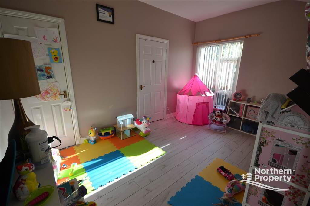 Photo 8 of 20 Thornhill Court, Twinbrook, Belfast