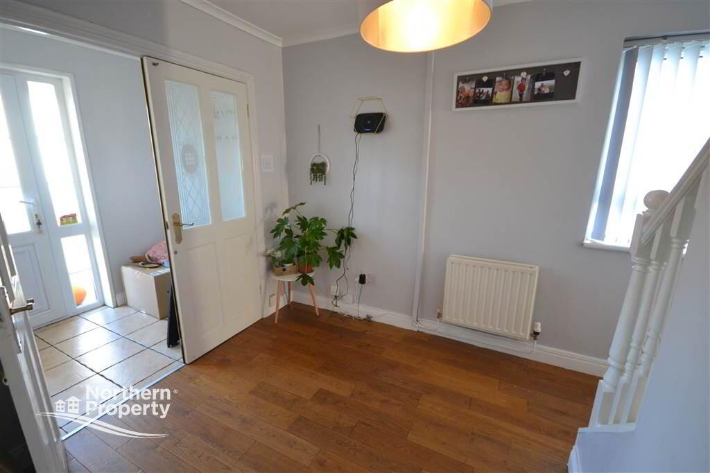 Photo 3 of 20 Thornhill Court, Twinbrook, Belfast