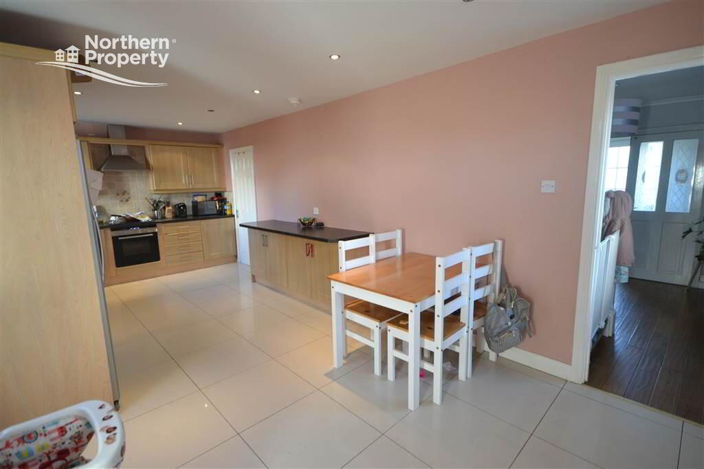 Photo 5 of 20 Thornhill Court, Twinbrook, Belfast