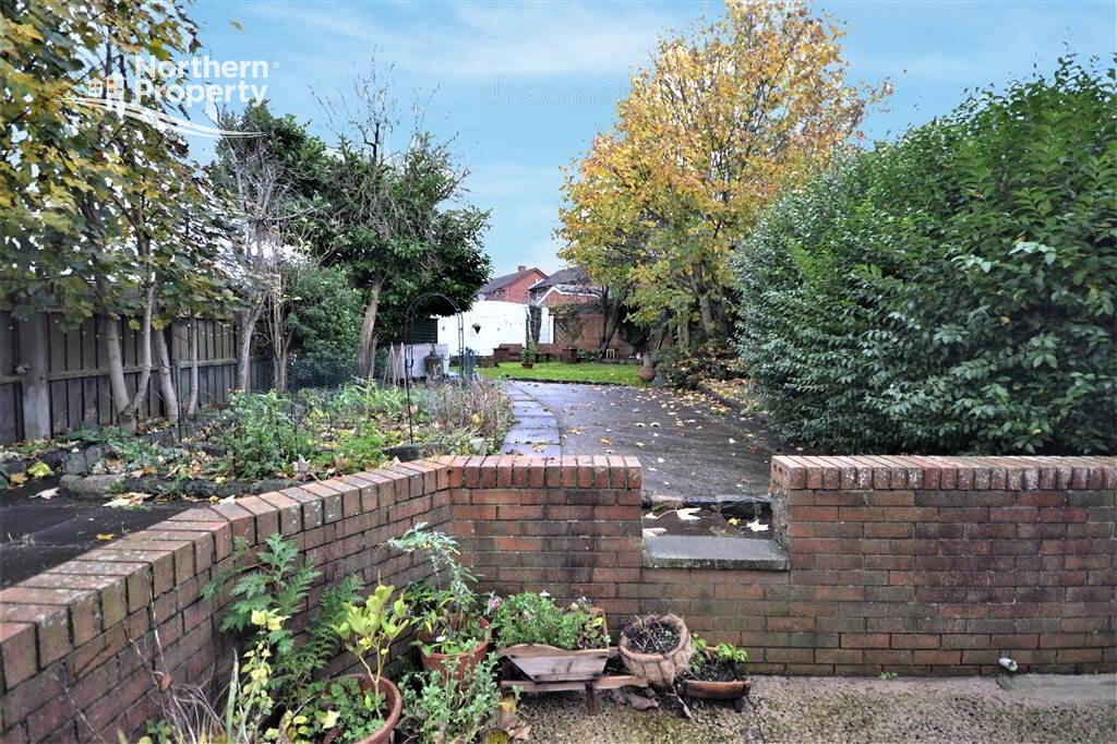 Photo 11 of 88 Whiterock Gardens, Belfast