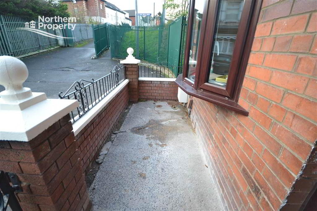 Photo 3 of 97 Amcomri Street, Belfast