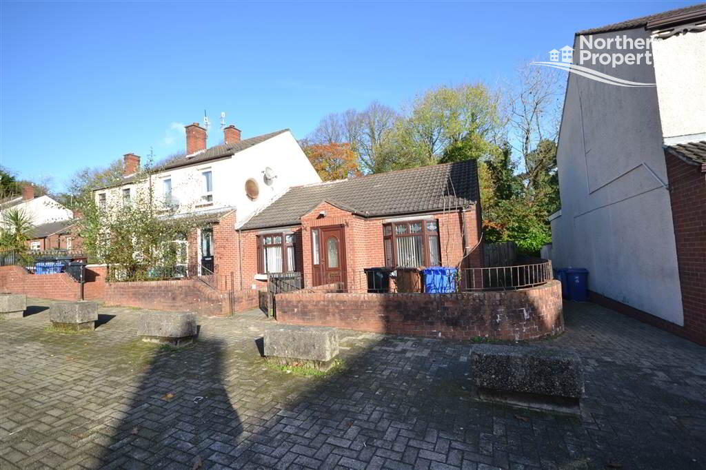 Photo 2 of 52 Colinmill, Dunmurry, Belfast