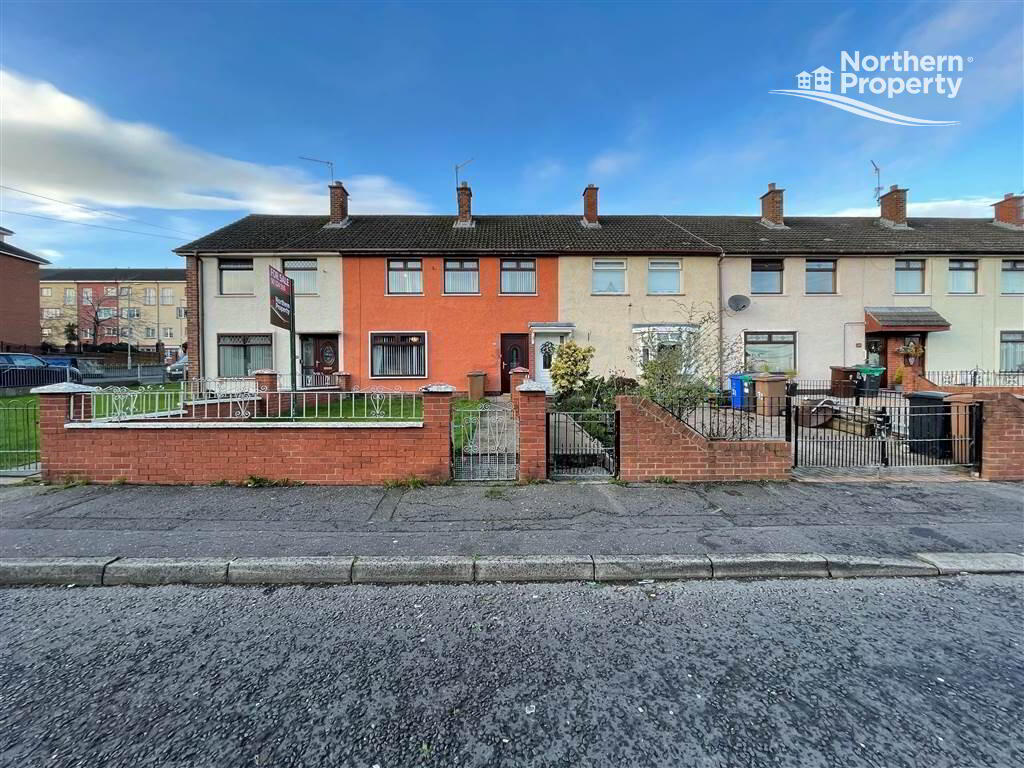 Photo 2 of 33 Rossnareen Avenue, Belfast