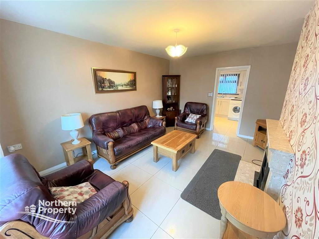 Photo 4 of 33 Rossnareen Avenue, Belfast