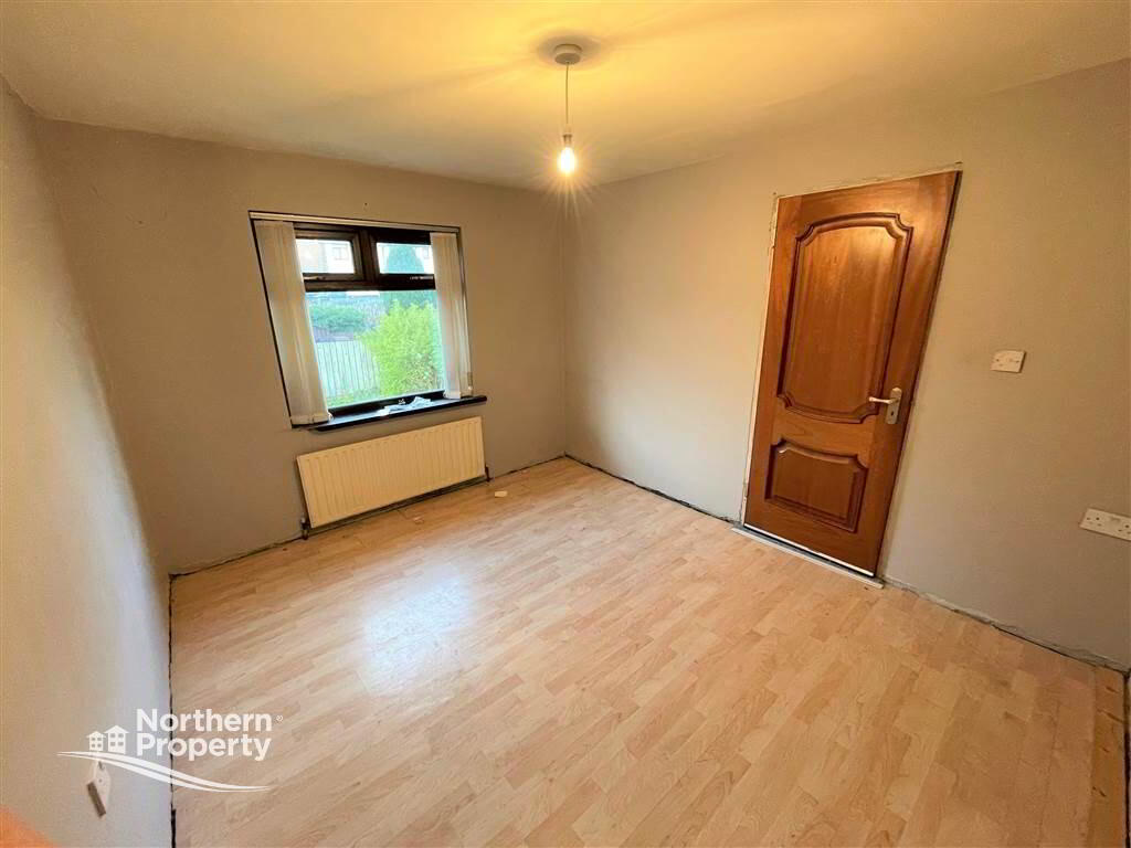 Photo 10 of 33 Rossnareen Avenue, Belfast