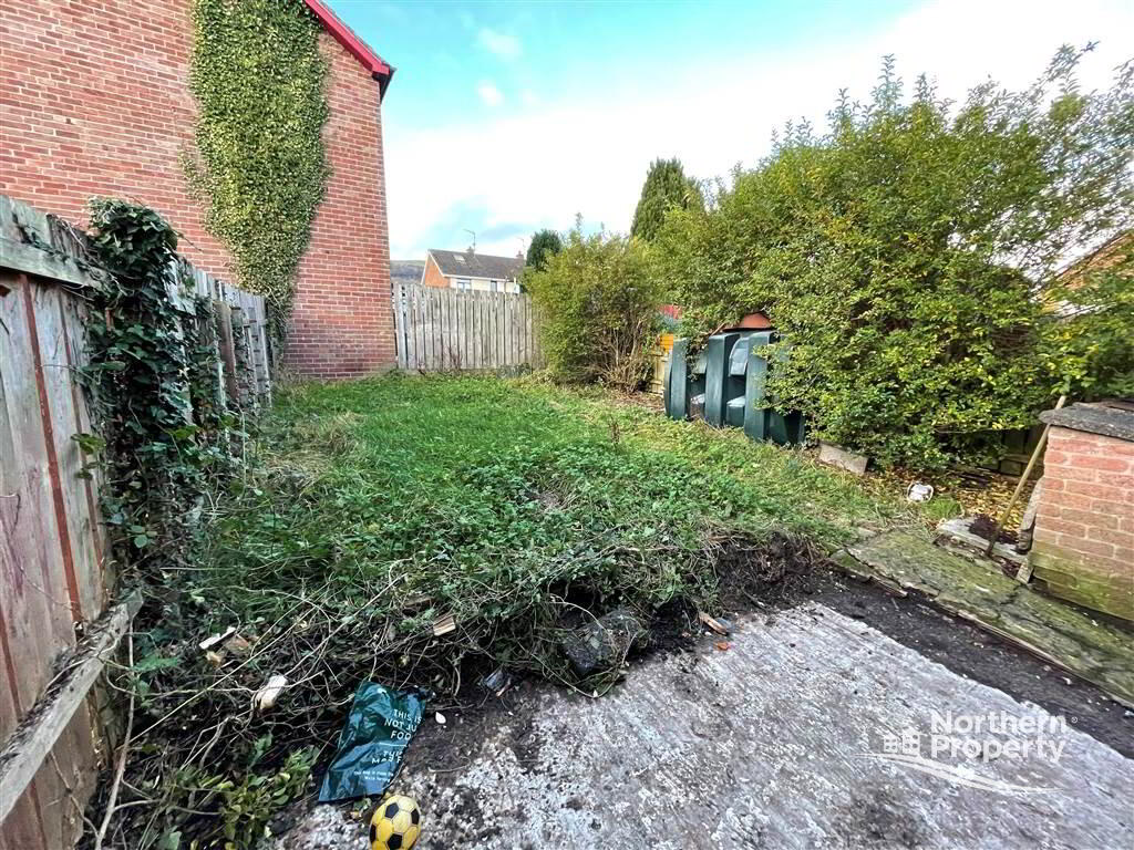 Photo 13 of 33 Rossnareen Avenue, Belfast