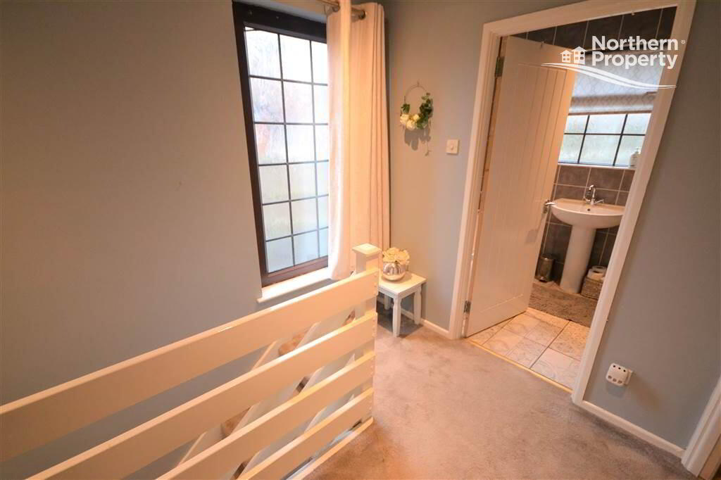 Photo 10 of 5 Lake Glen Close, Belfast