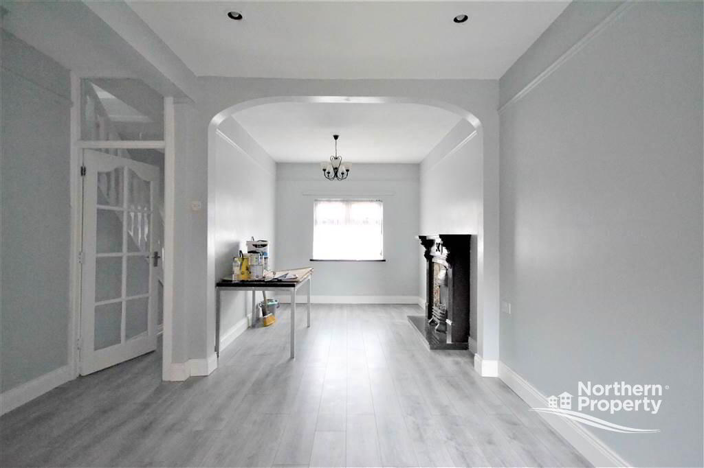 Photo 4 of 44 Beechmount Avenue, Belfast