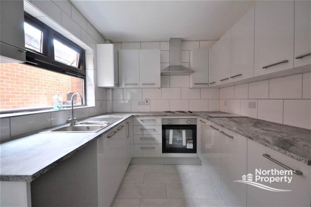 Photo 8 of 44 Beechmount Avenue, Belfast