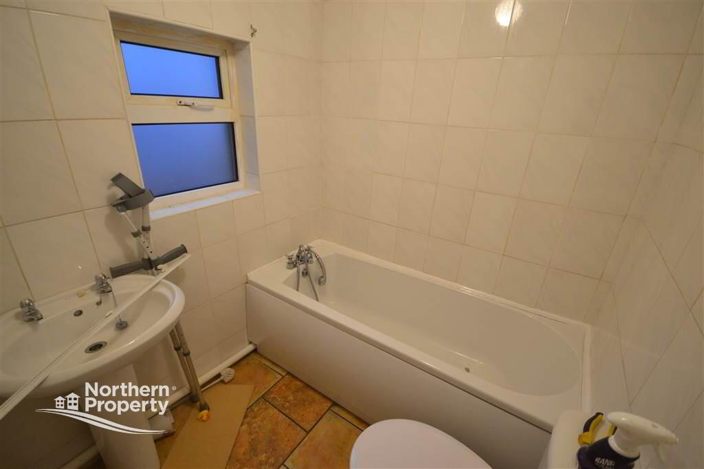 Photo 3 of 49 Iris Drive, Belfast