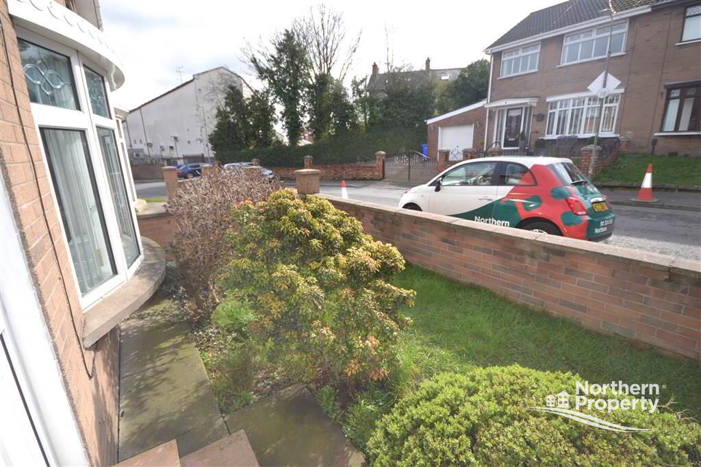 Photo 2 of 5 Lake Glen Drive, Andersonstown, Belfast